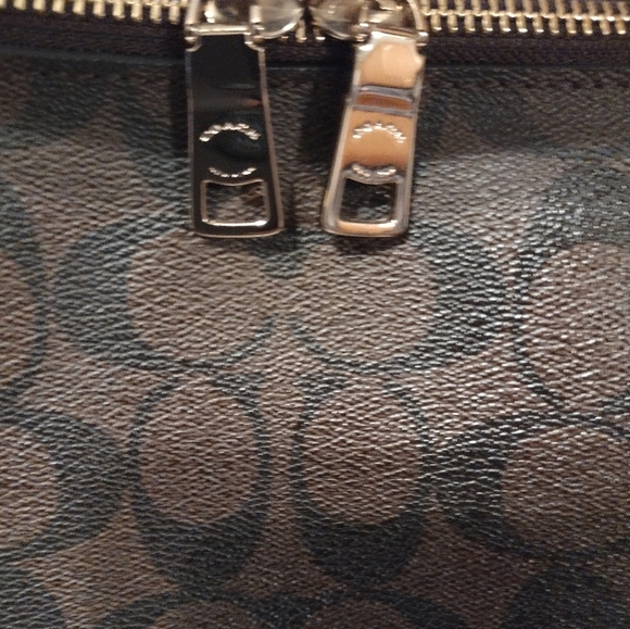 Coach Signature Handbag - Picture 3 of 6